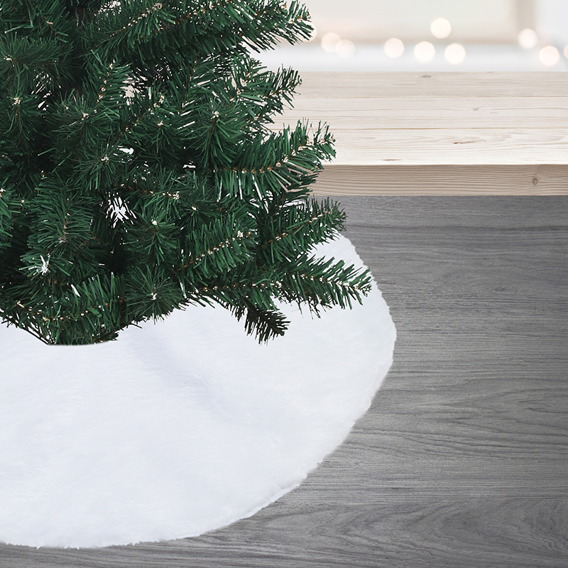 White Fur Tree Skirt 